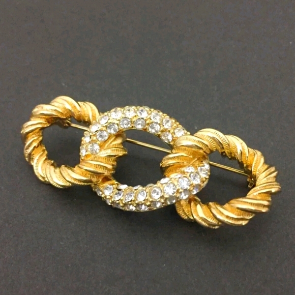 CHRISTIAN DIOR RHINESTONE GOLD TONE BROOCH/7S0623 - Picture 1 of 10